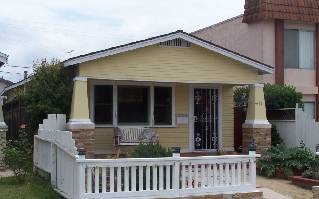 Classic 2 Bedroom House w/ Den on Incredible lot !