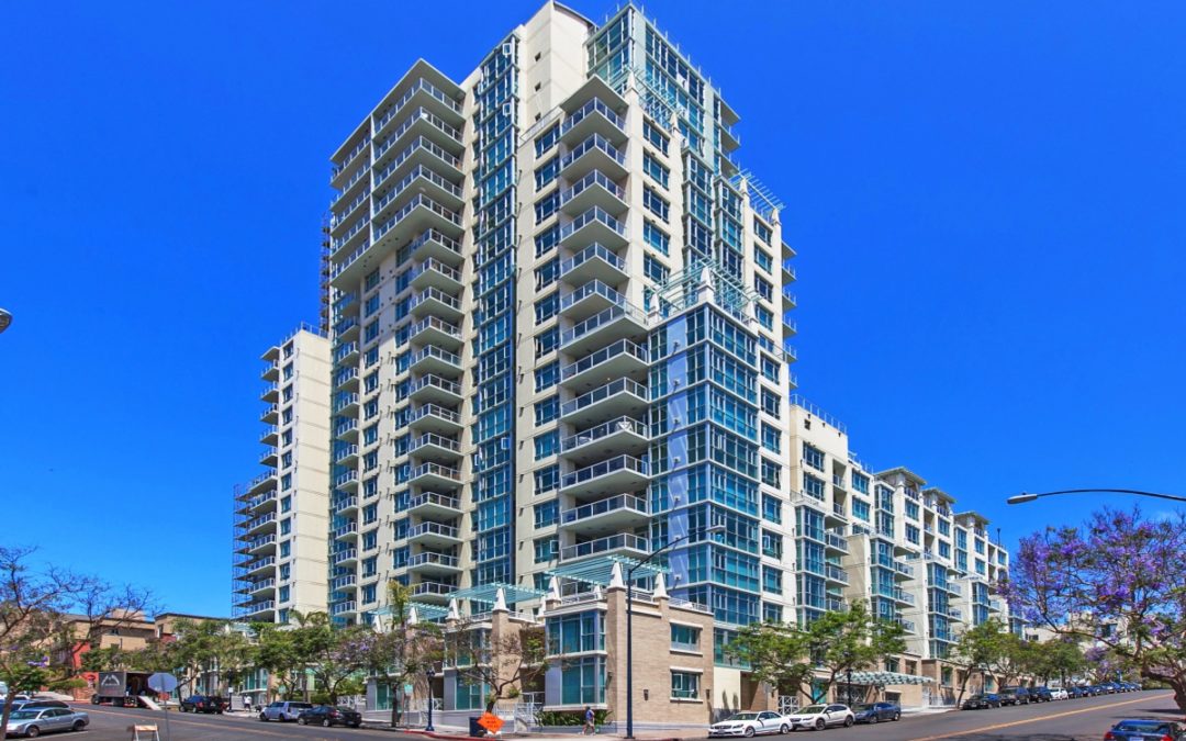 Beautiful 3rd Floor Condo in Discovery on Cortez Hill !